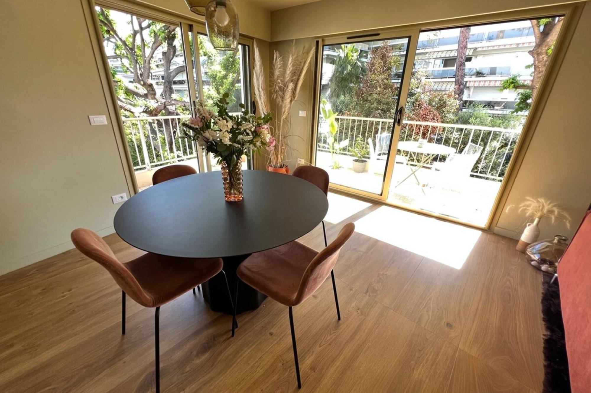 Apartment Juan Les Pins - 4 People - Near The Antibes